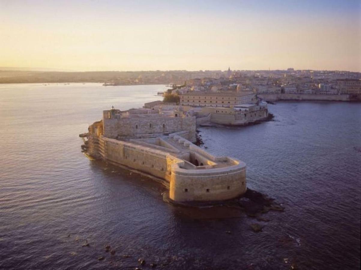 Ortigia Castel Maniace Apartment Syracuse Luaran gambar